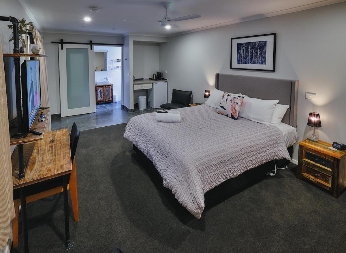 Edlin House Ξενοδοχείο Bright Εξωτερικό φωτογραφία